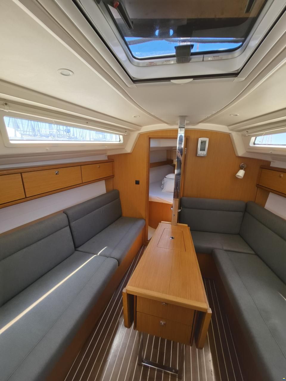 Bavaria CRUISER 33