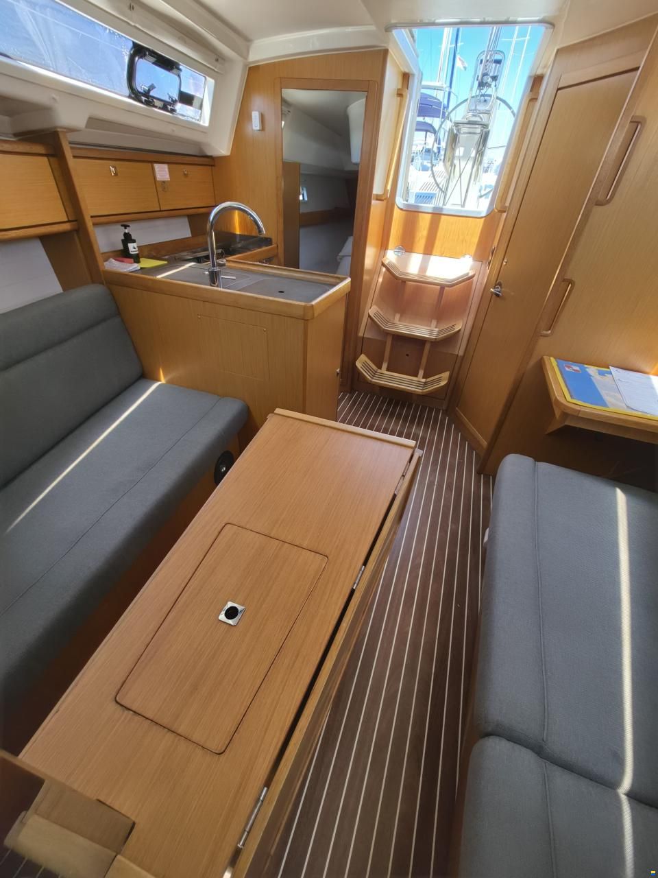 Bavaria CRUISER 33