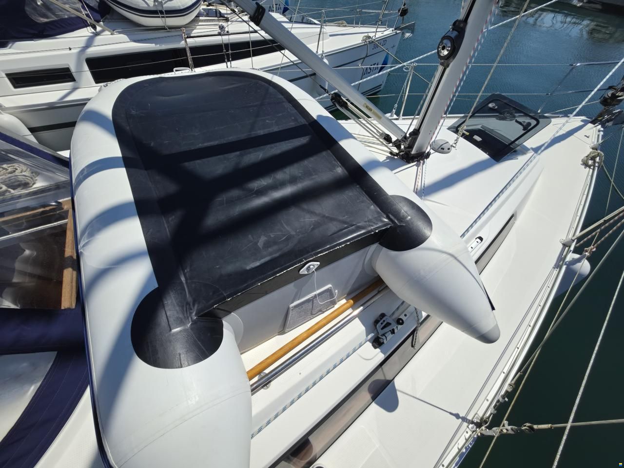 Bavaria CRUISER 33