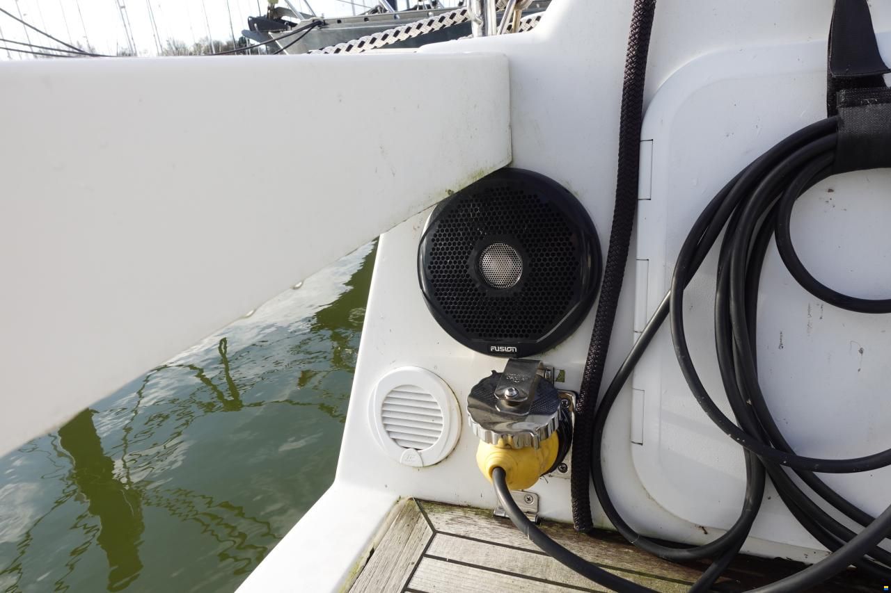 Hanse 375