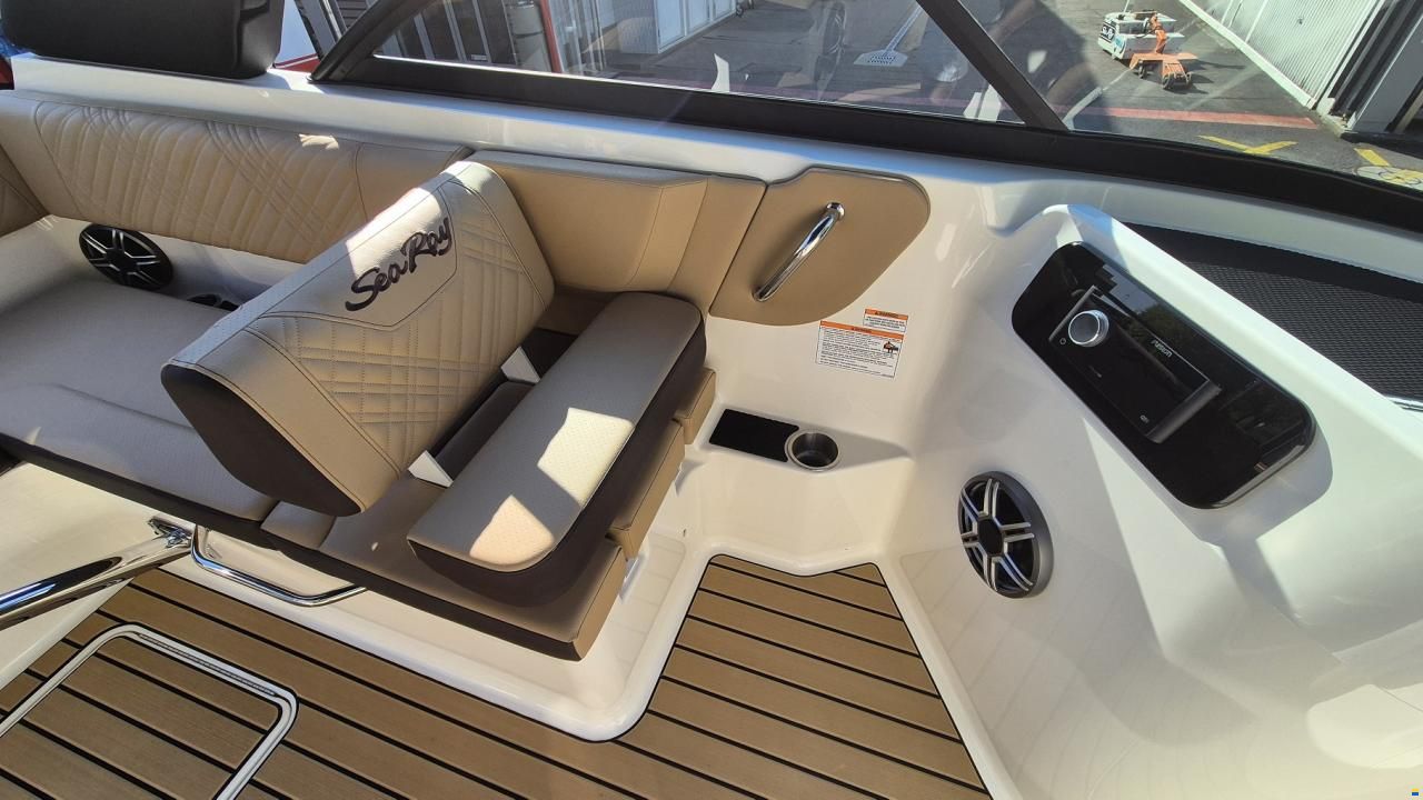 Sea Ray SDX 230 Surf