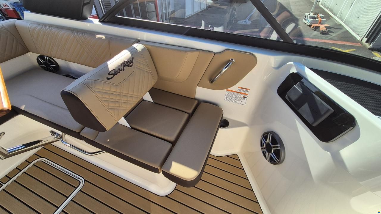 Sea Ray SDX 230 Surf