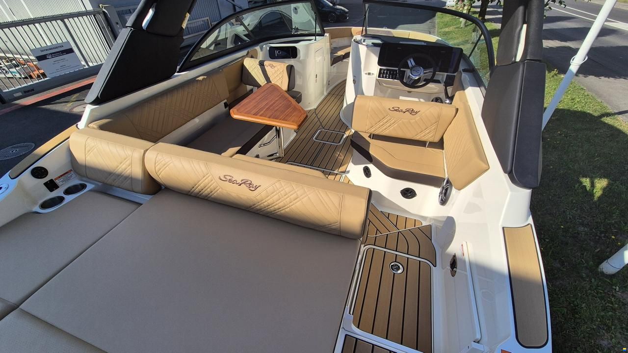 Sea Ray SDX 230 Surf