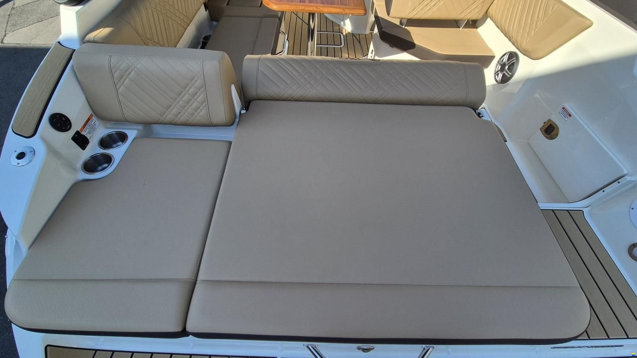 Sea Ray SDX 230 Surf