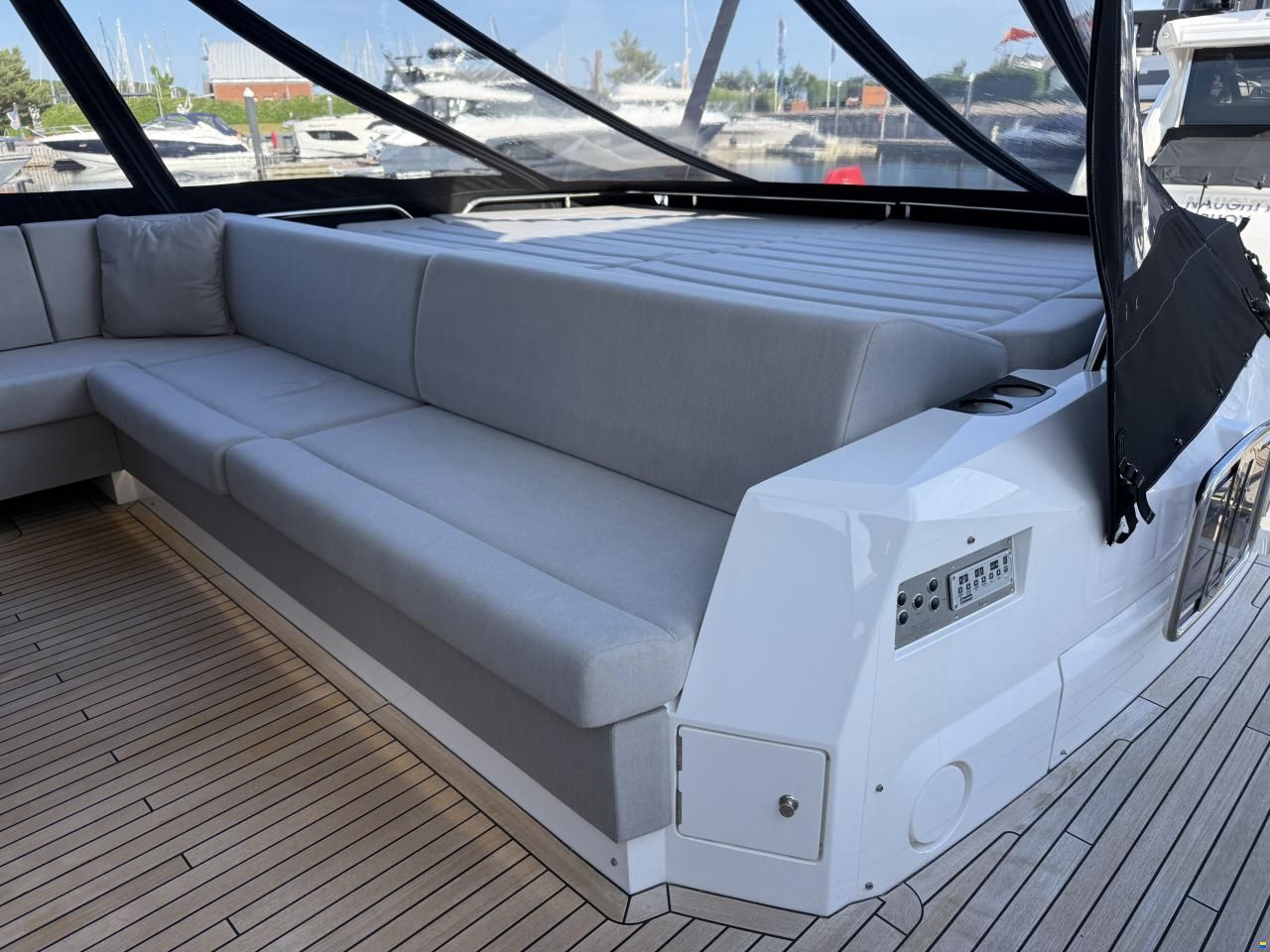 Sunseeker 74 Sport Yacht