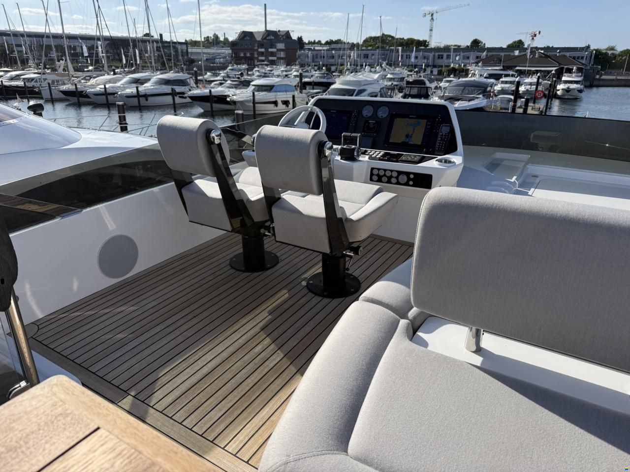 Sunseeker 74 Sport Yacht