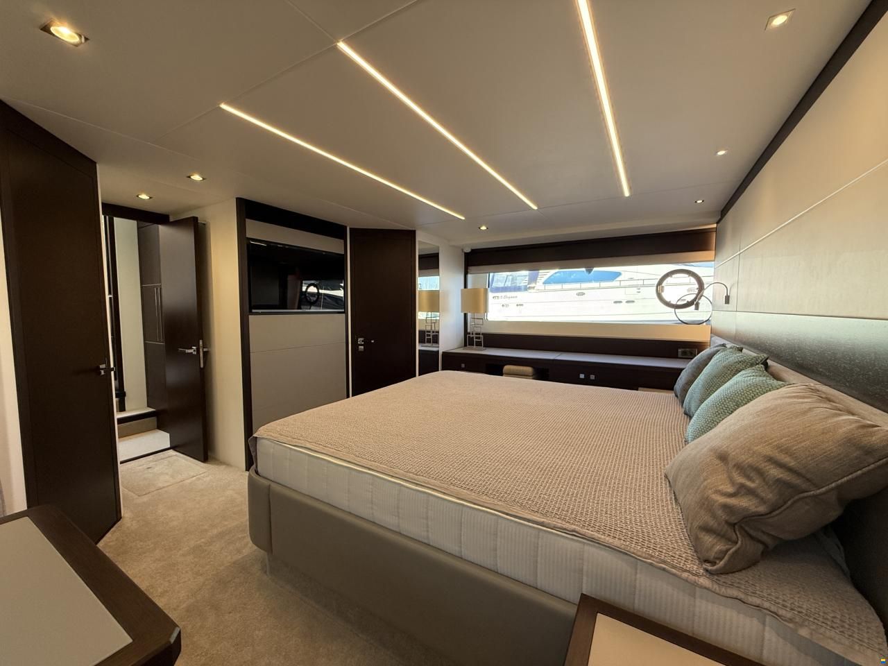 Sunseeker 74 Sport Yacht