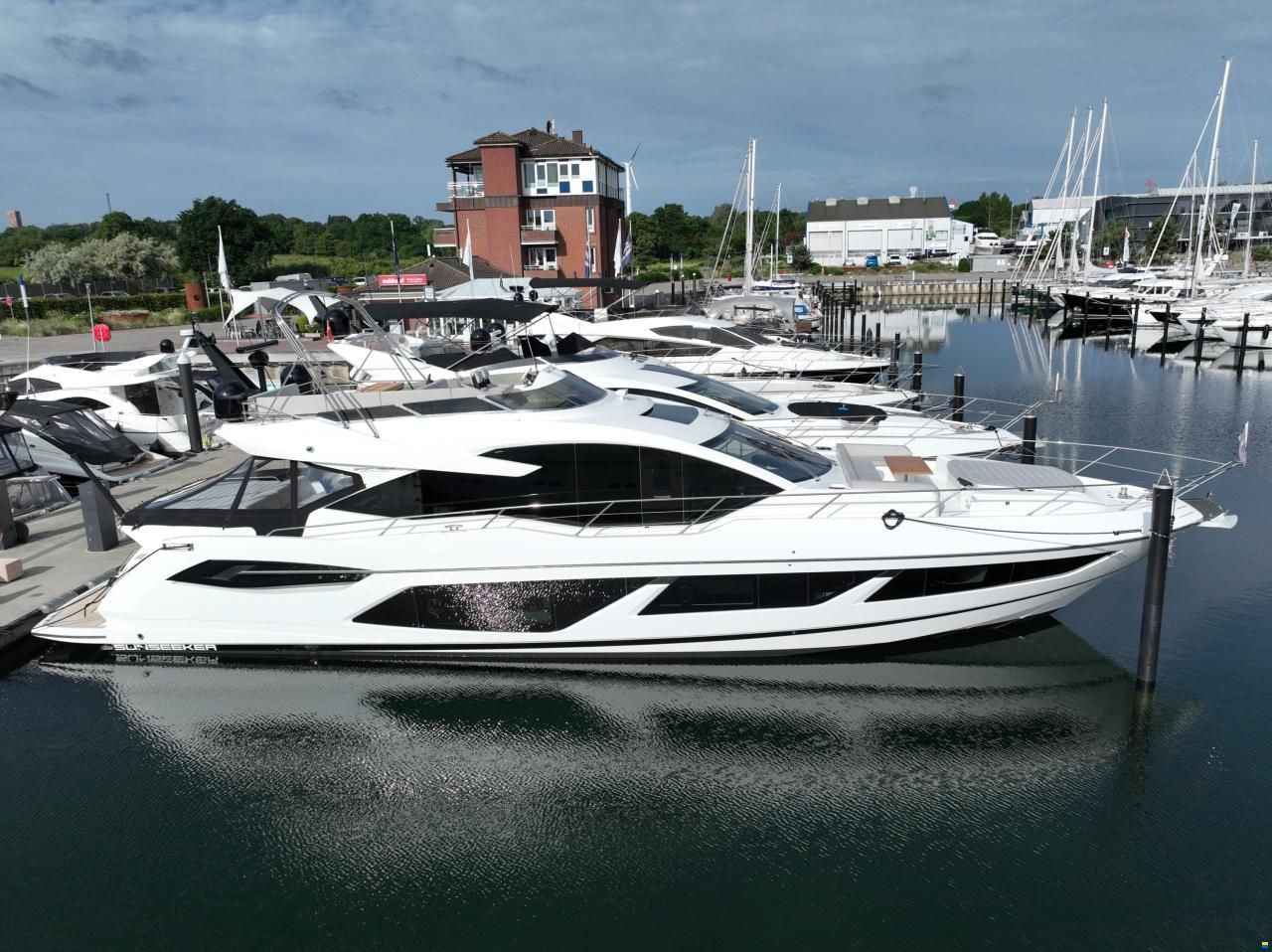 Sunseeker 74 Sport Yacht