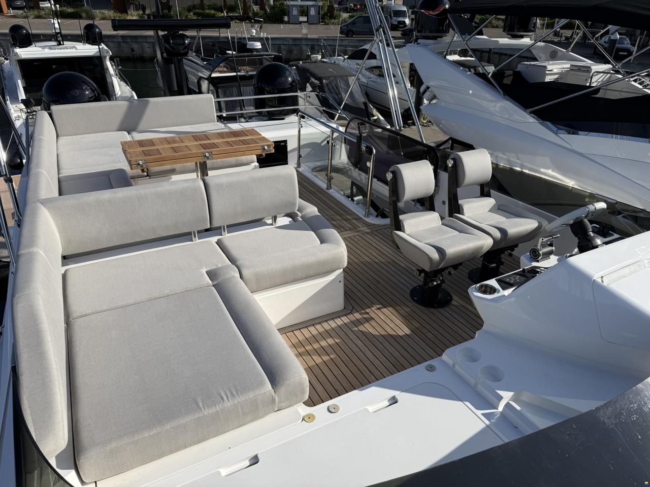 Sunseeker 74 Sport Yacht