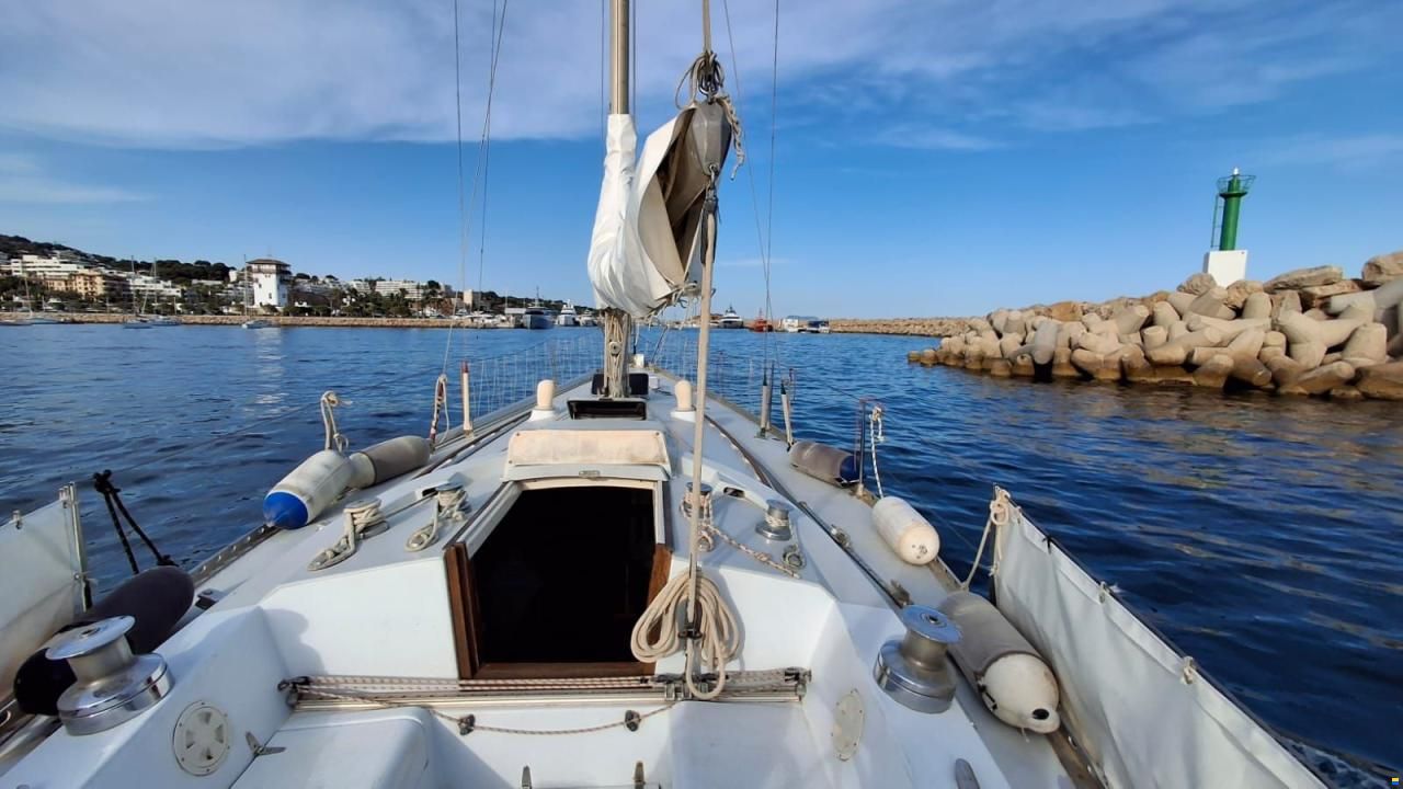 West Wind 35