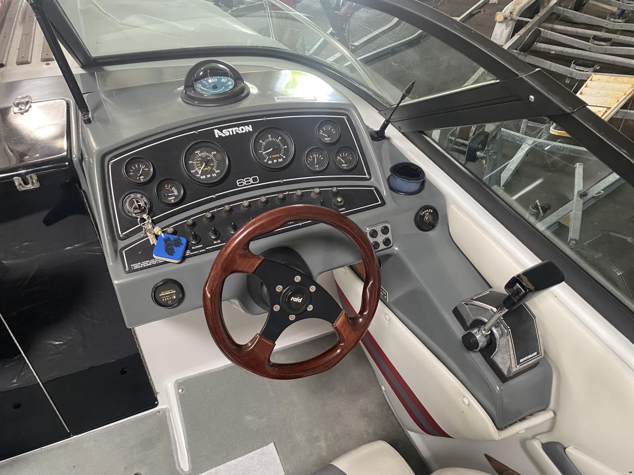 MerCruiser Lambro Astron 680