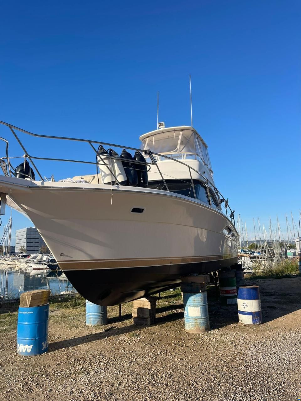 Riviera 37 Flybridge
