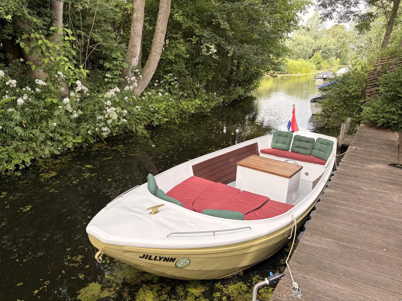 3D Tender Oude geklonken stalen sloep