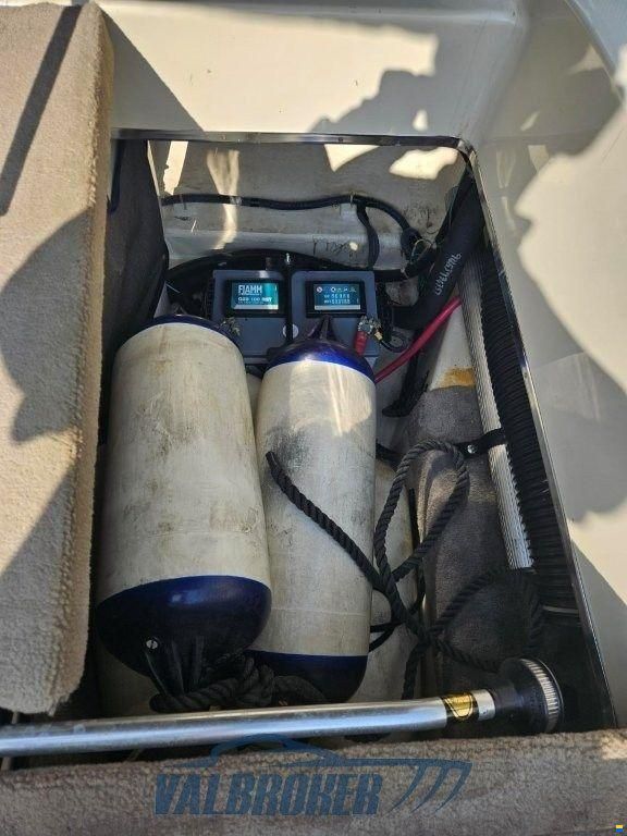 Sea Ray 210 OVERNIGHTER