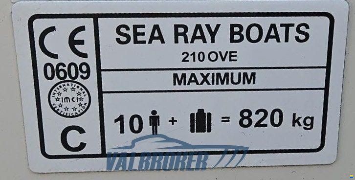 Sea Ray 210 OVERNIGHTER