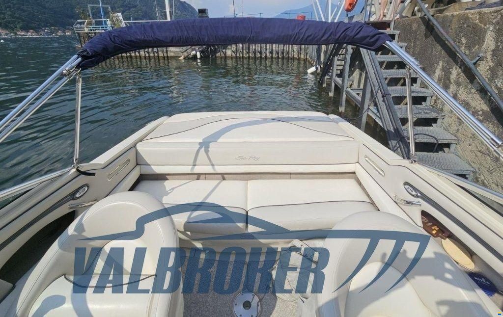 Sea Ray 210 OVERNIGHTER