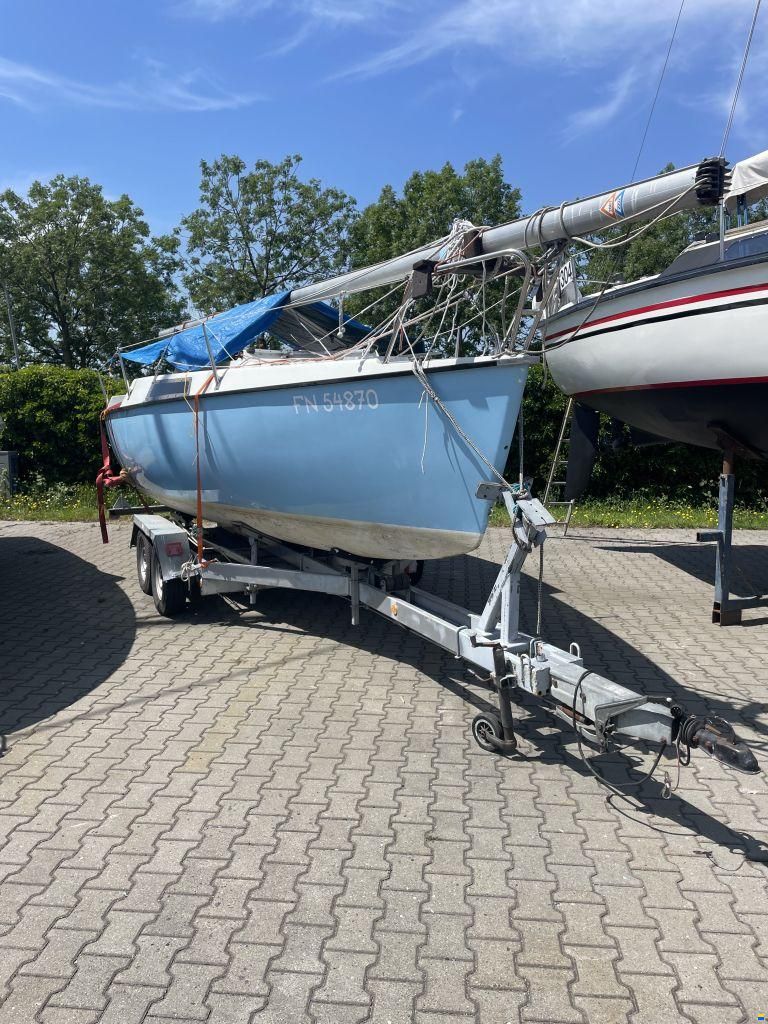 Dufour T7