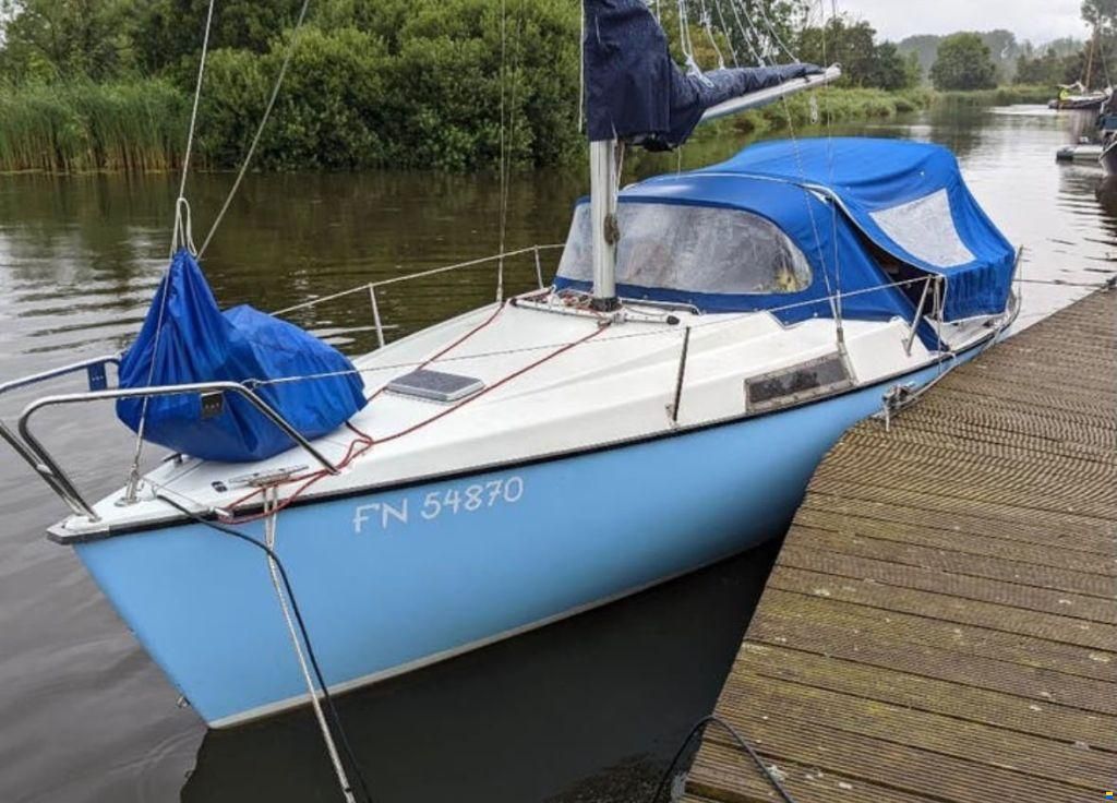 Dufour T7