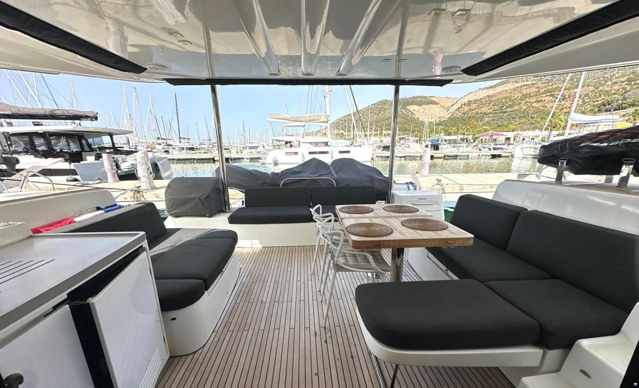 Lagoon 50