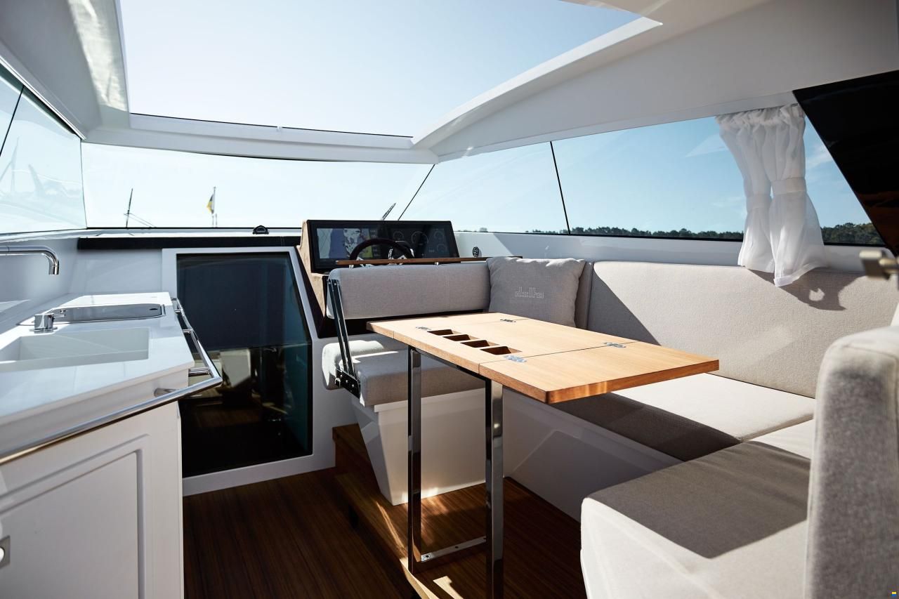 Delta Powerboats 33 COUPÉ