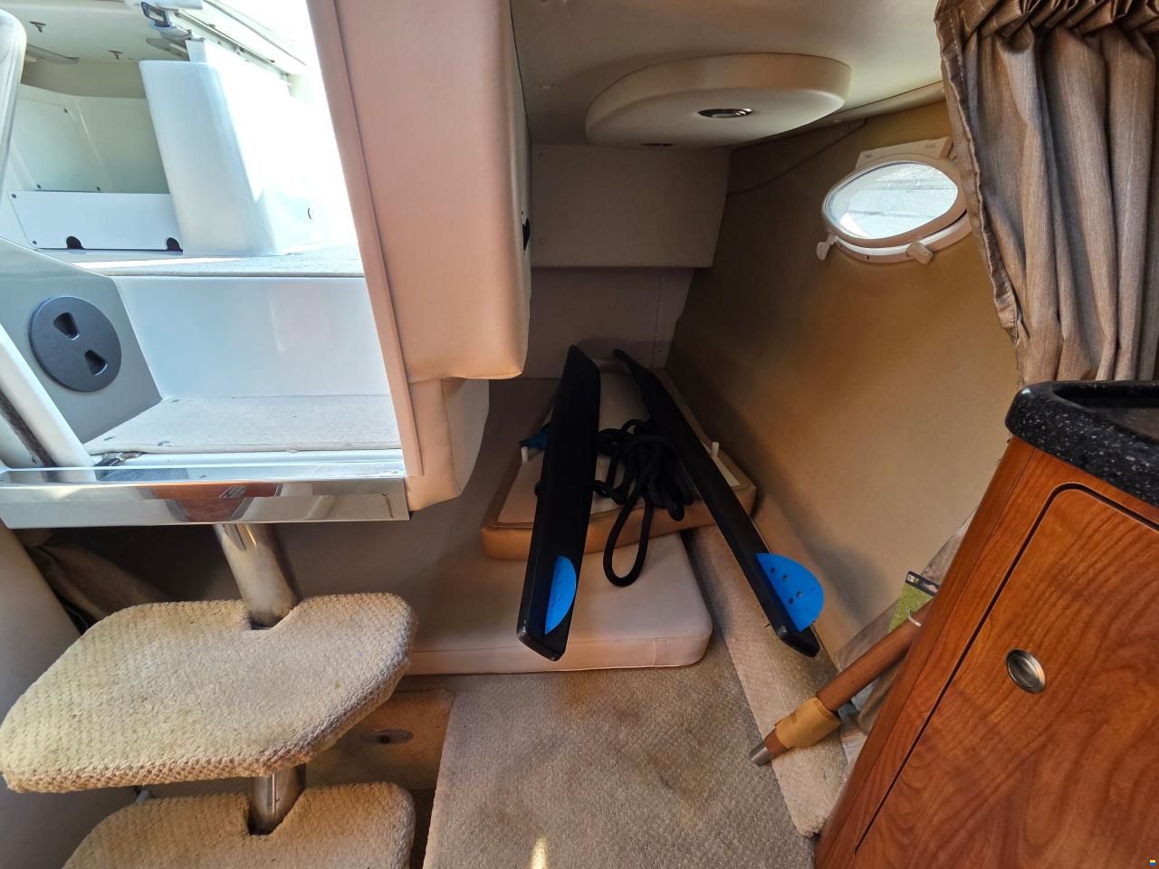 Rinker 260 Express Cruiser