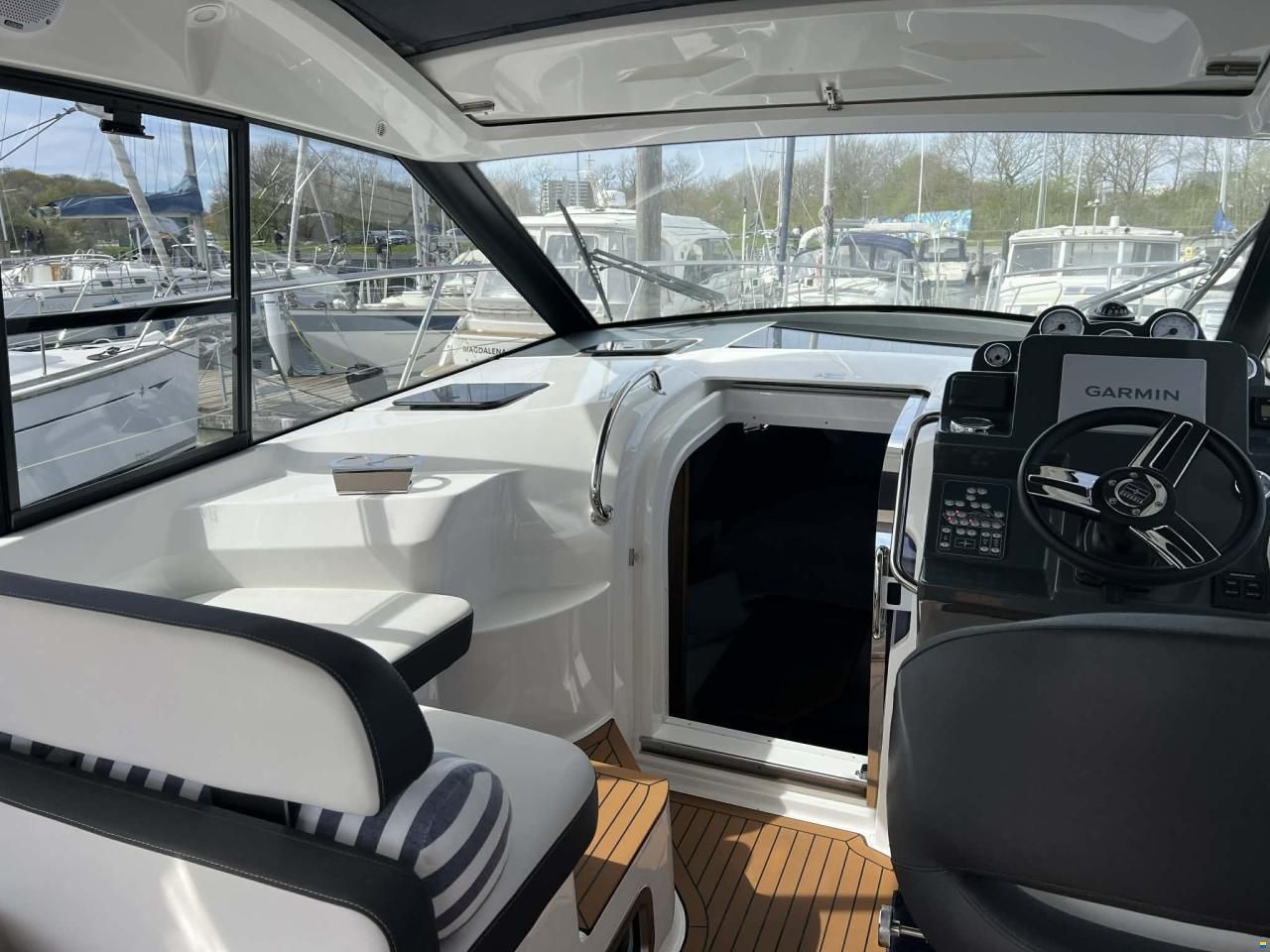Bavaria S33HT