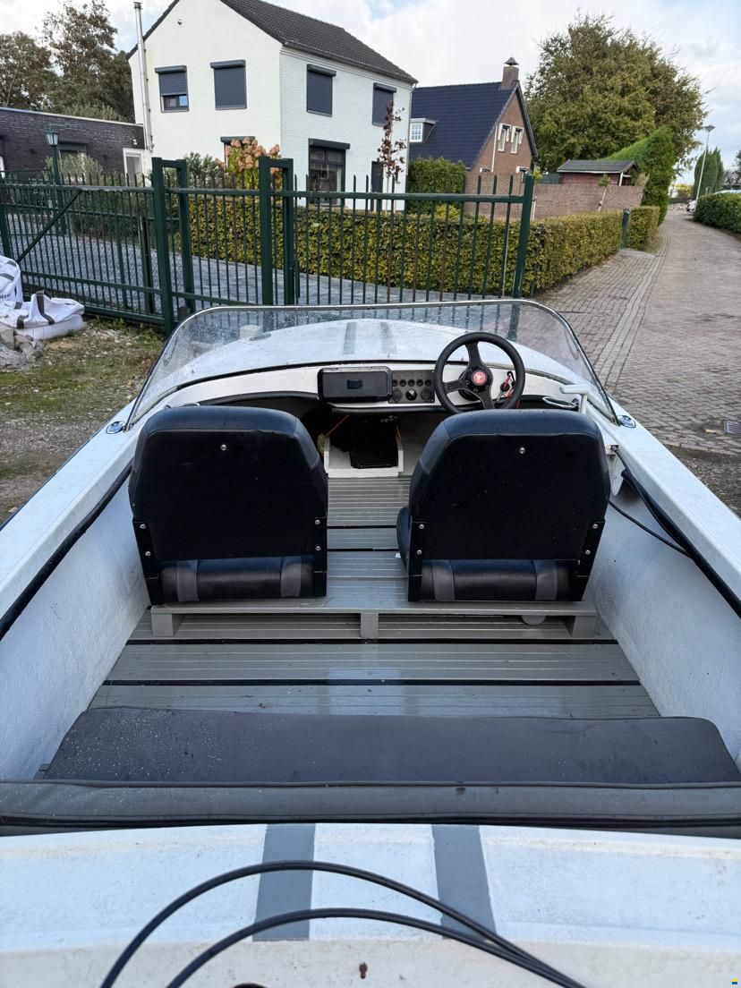 Glastron V-150