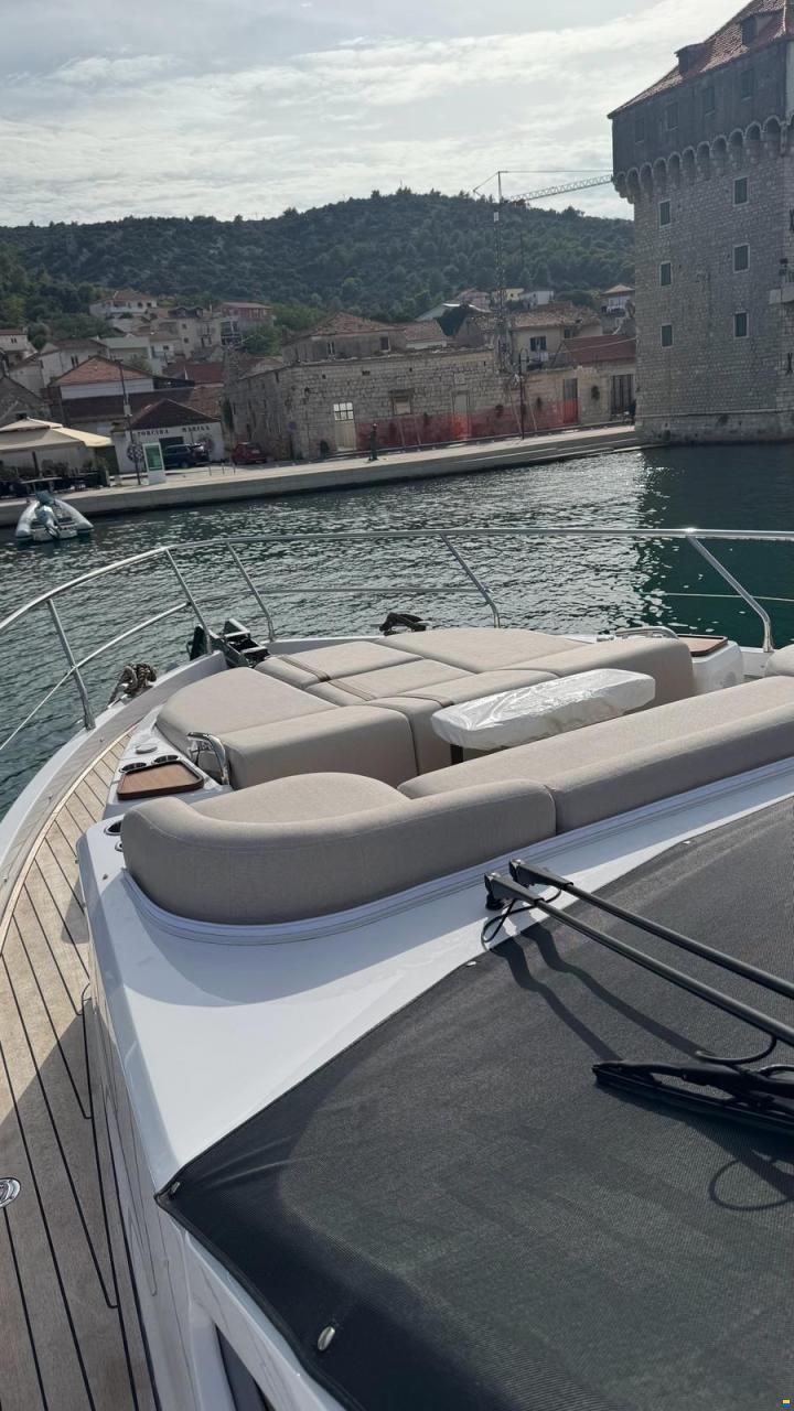 Azimut Fly 62