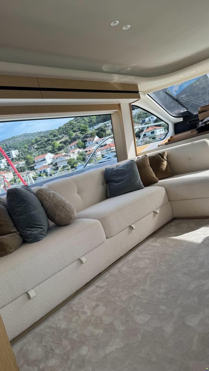 Azimut Fly 62