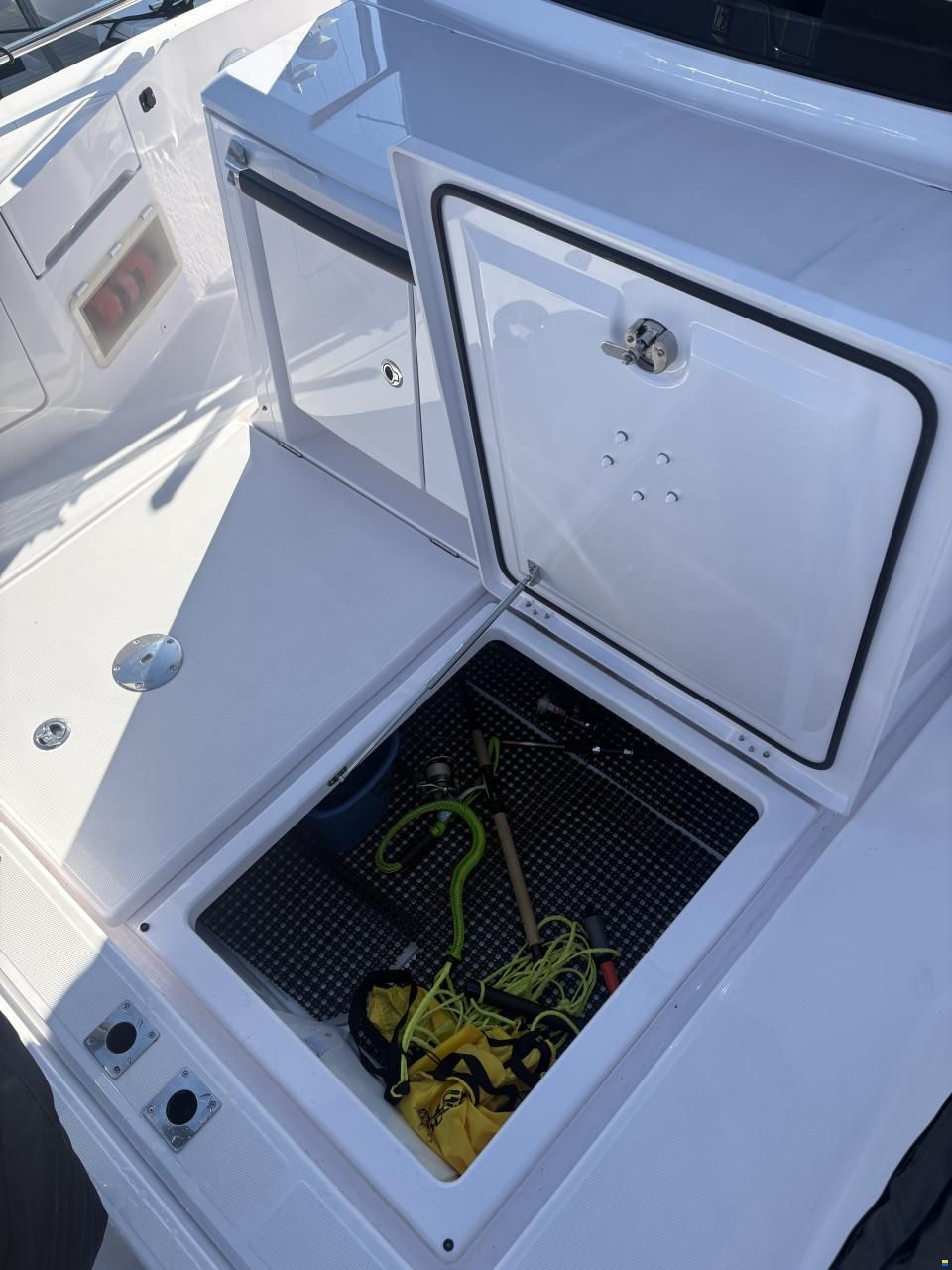 Axopar 37 XC Cross Cabin