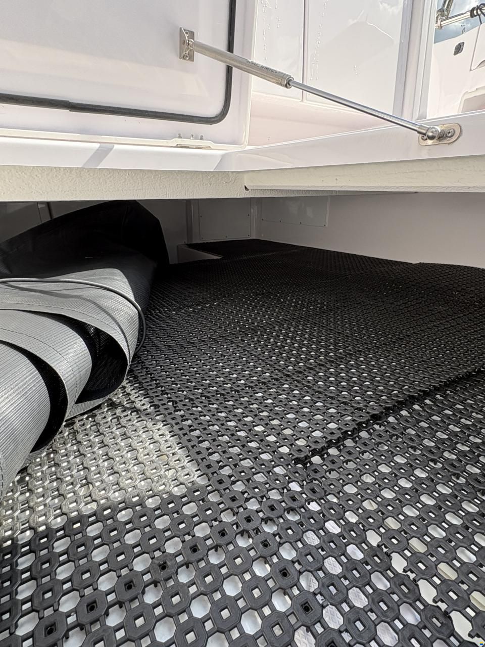 Axopar 37 XC Cross Cabin