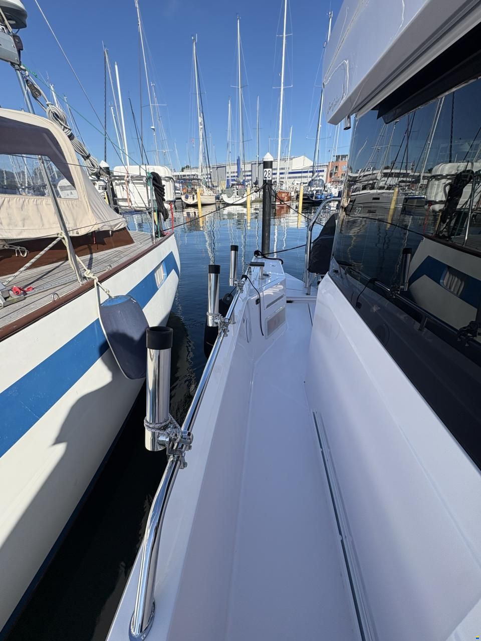 Axopar 37 XC Cross Cabin