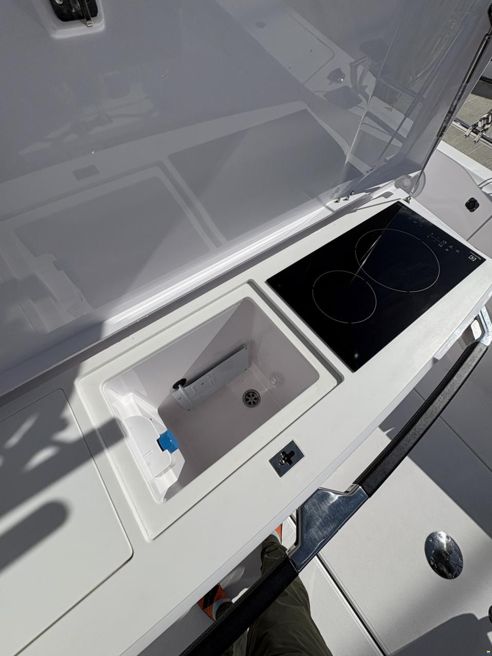 Axopar 37 XC Cross Cabin