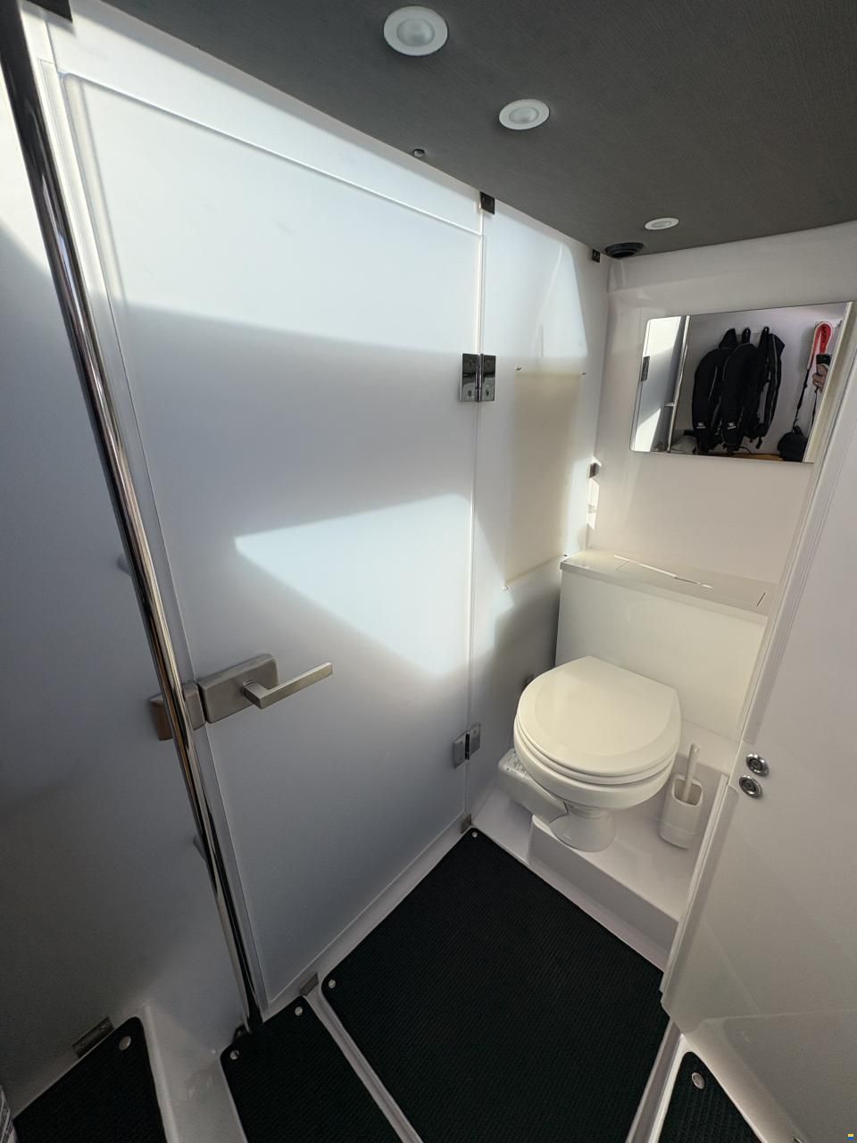 Axopar 37 XC Cross Cabin