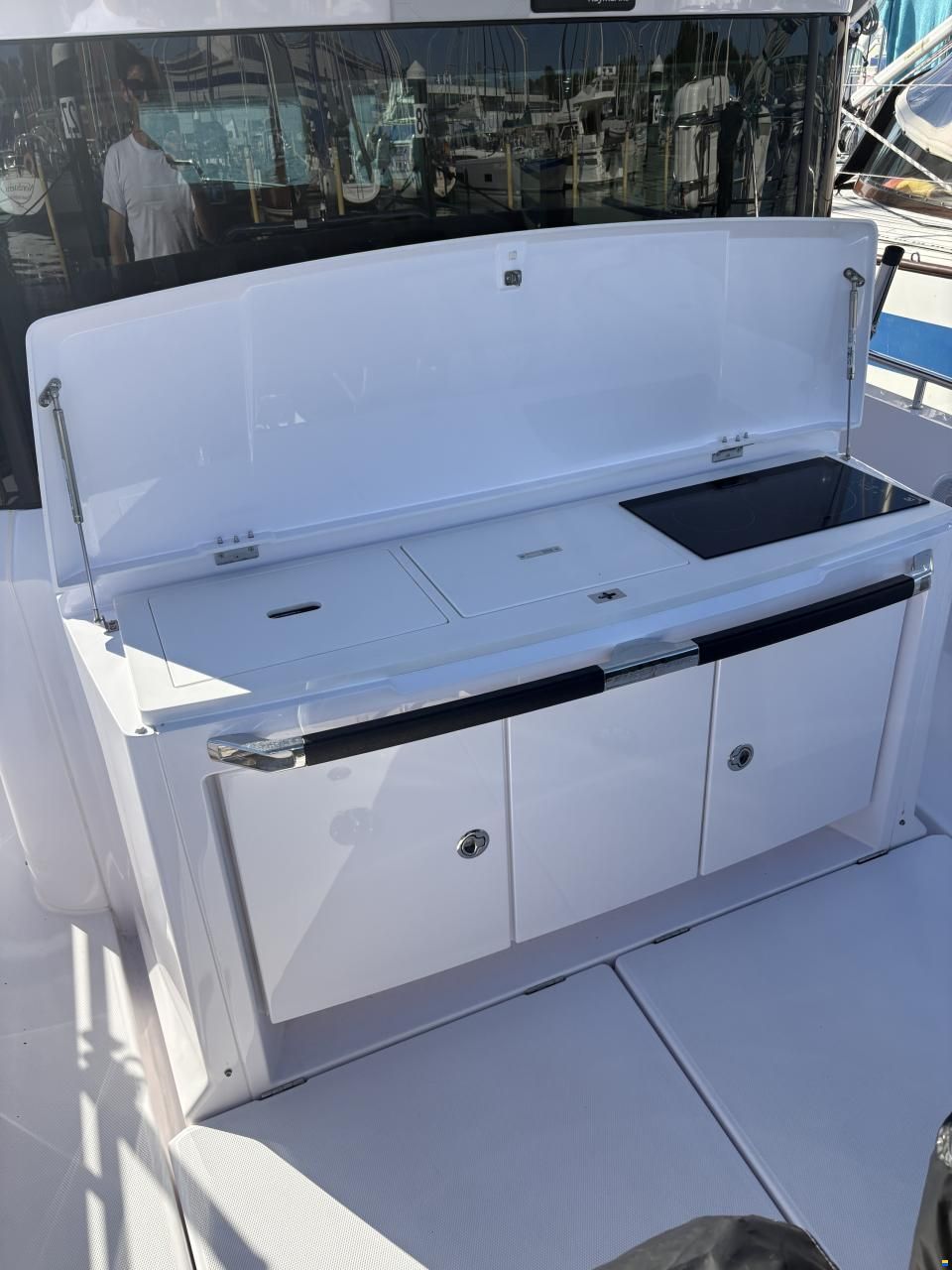 Axopar 37 XC Cross Cabin