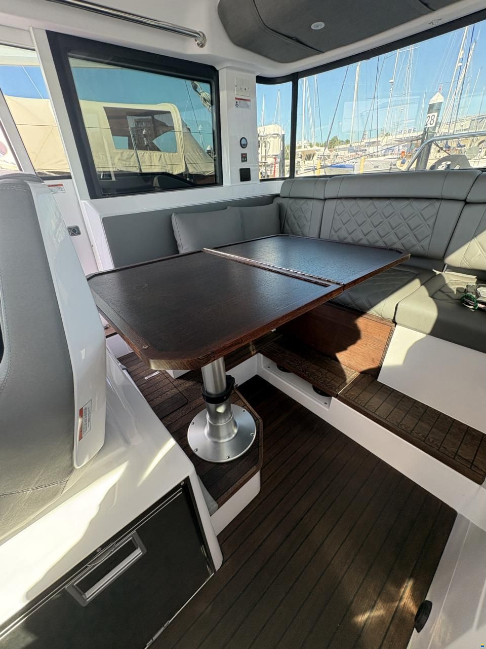 Axopar 37 XC Cross Cabin