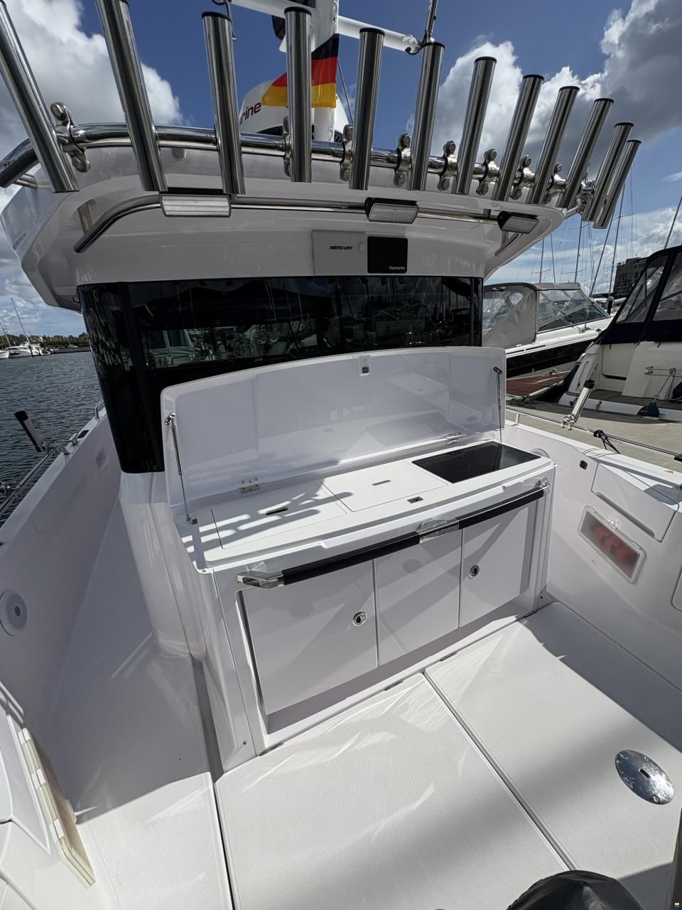 Axopar 37 XC Cross Cabin