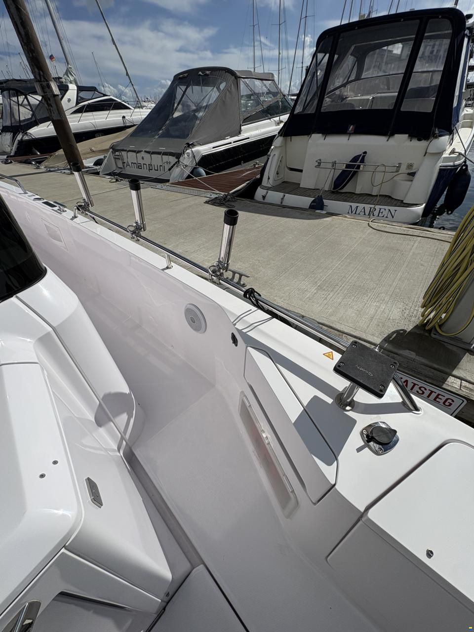 Axopar 37 XC Cross Cabin