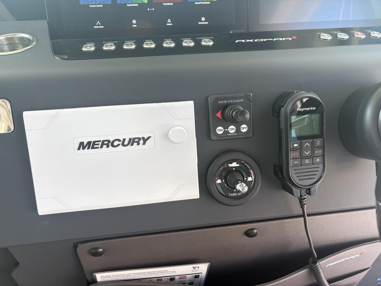 Axopar 37 XC Cross Cabin