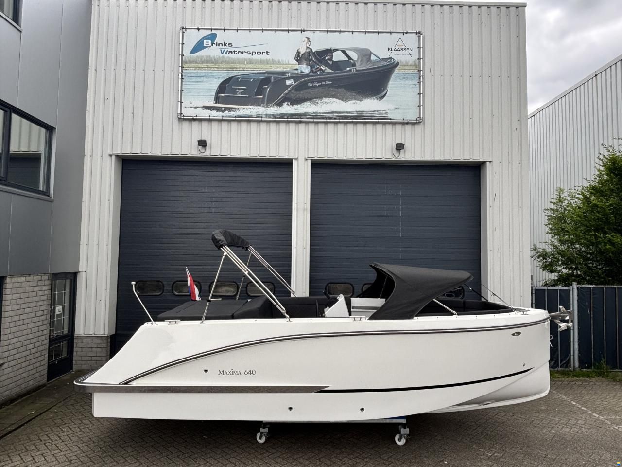 Maxima 640 Tender