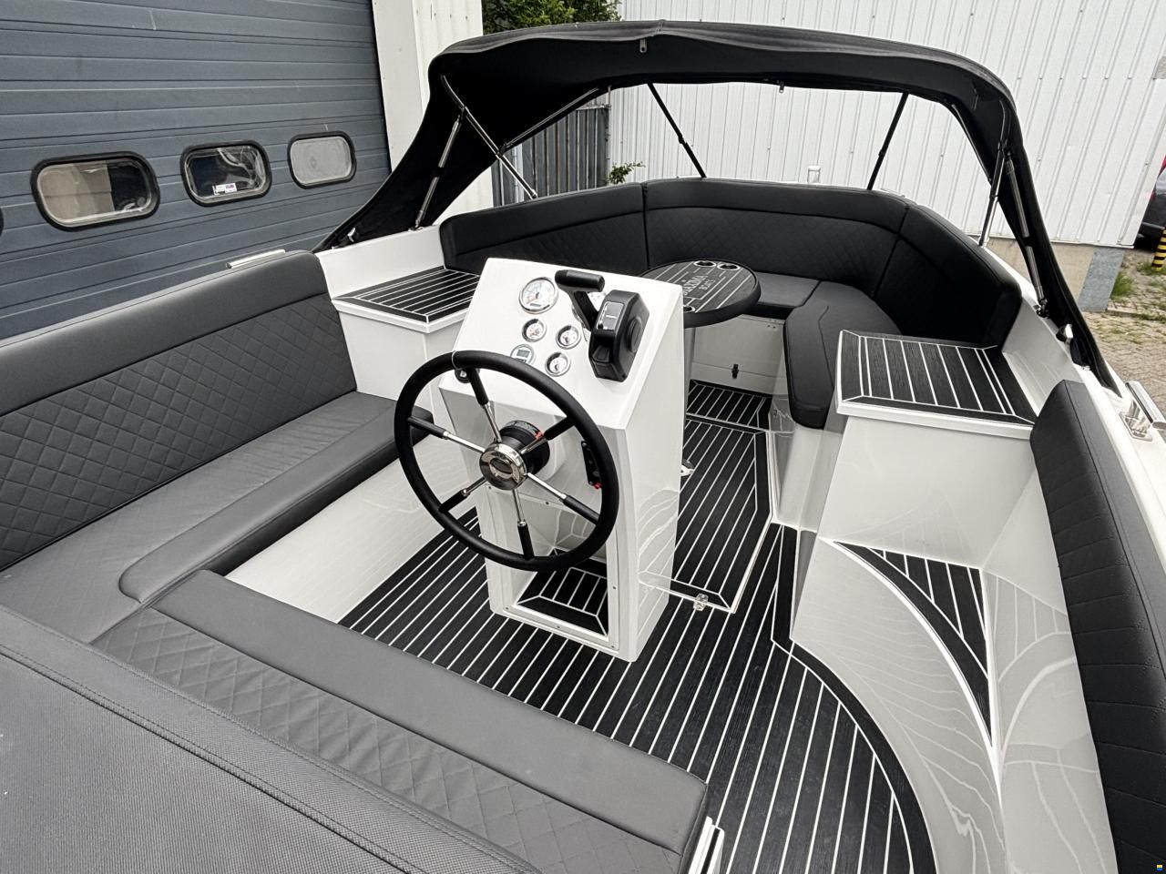 Maxima 640 Tender