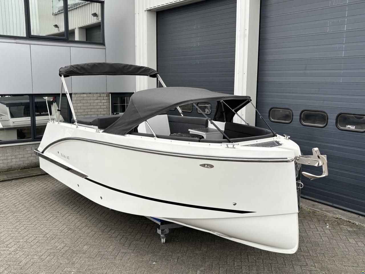 Maxima 640 Tender