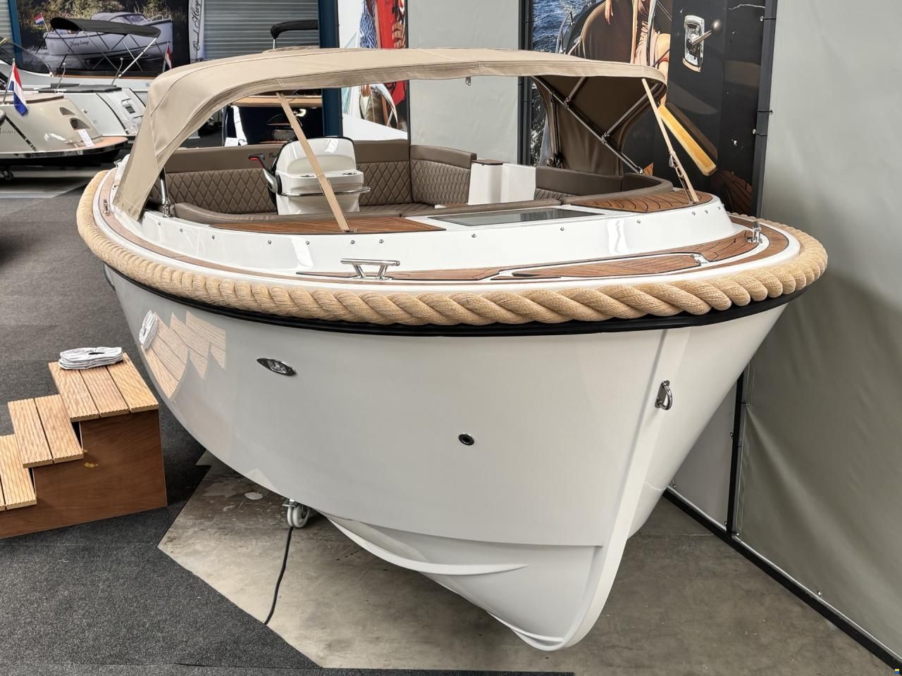 Oud Huijzer 740 Tender