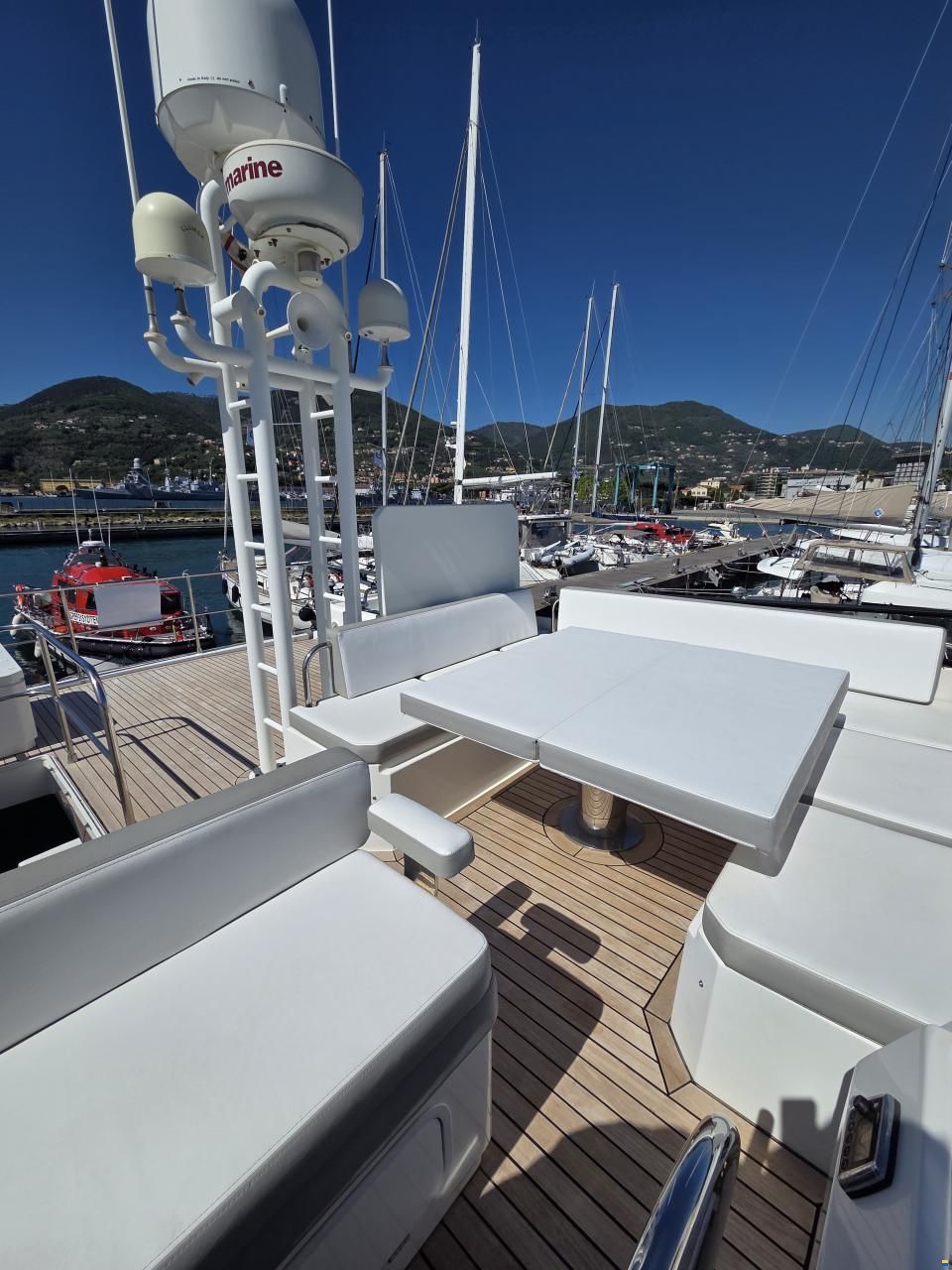 Sundeck 550