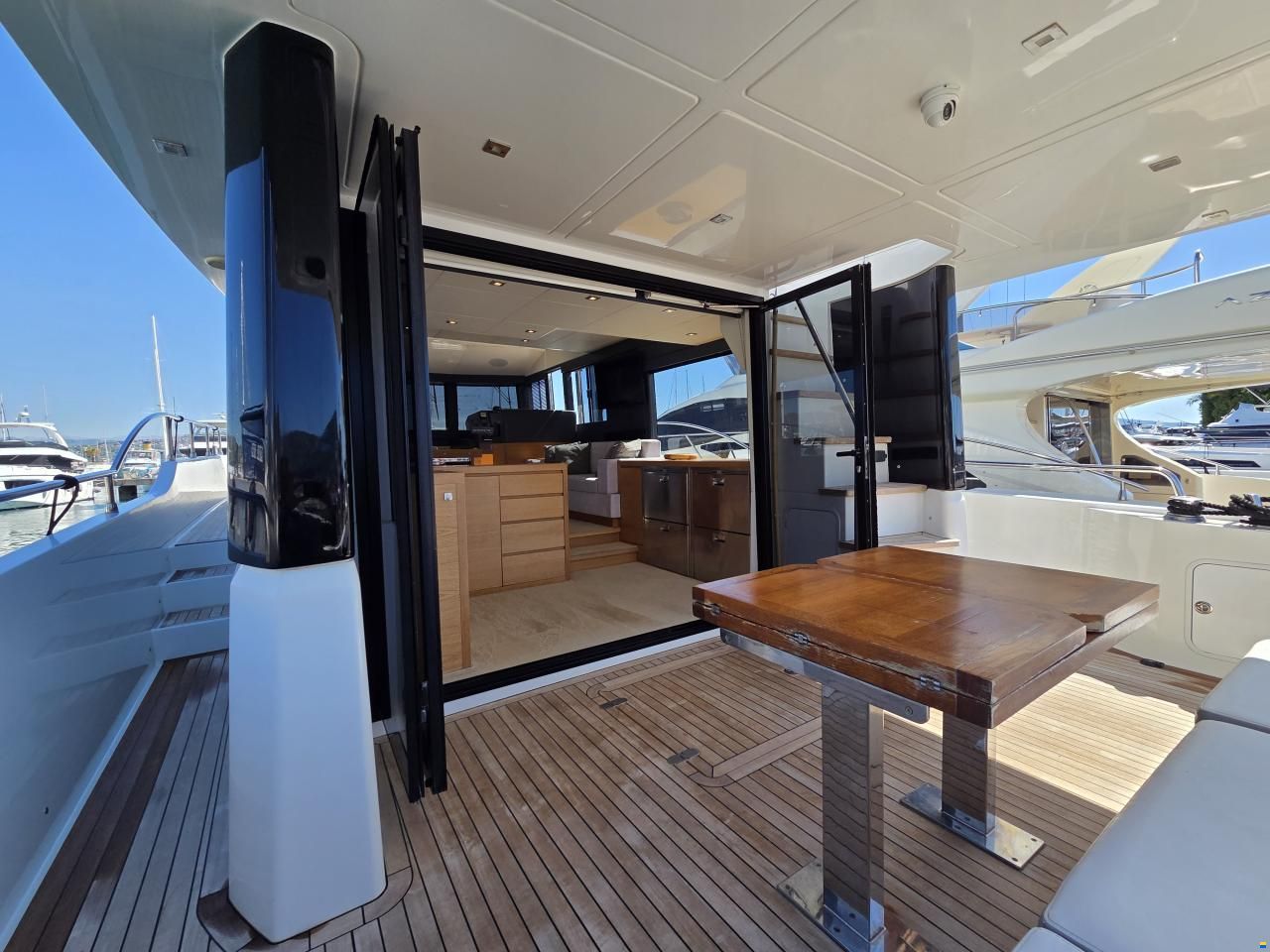 Sundeck 550