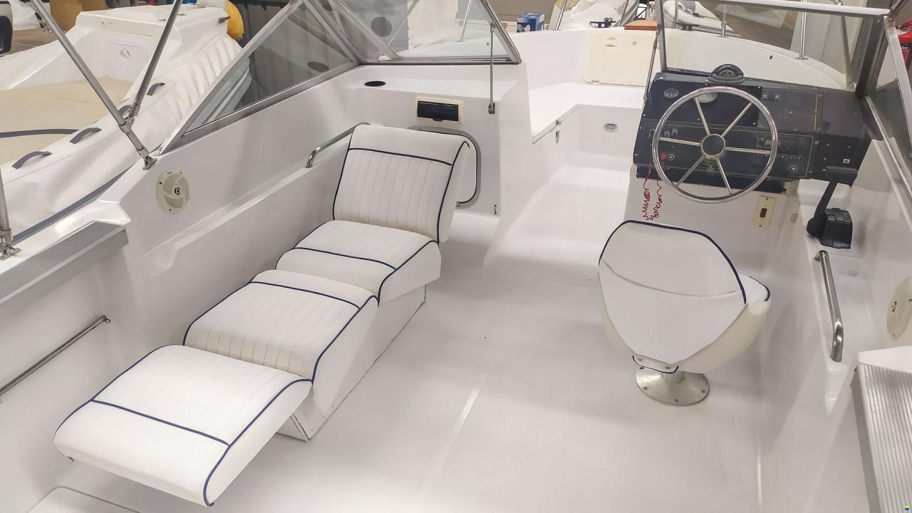 Bayliner Solo casco