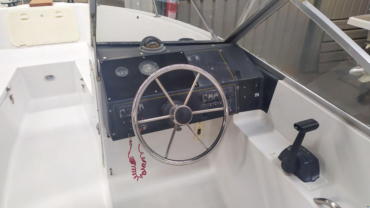 Bayliner Solo casco