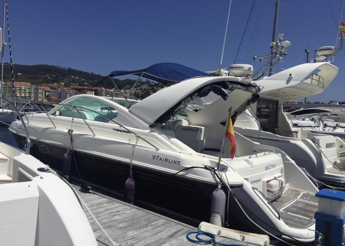 Fairline Targa 34 con atraque Sanxenxo