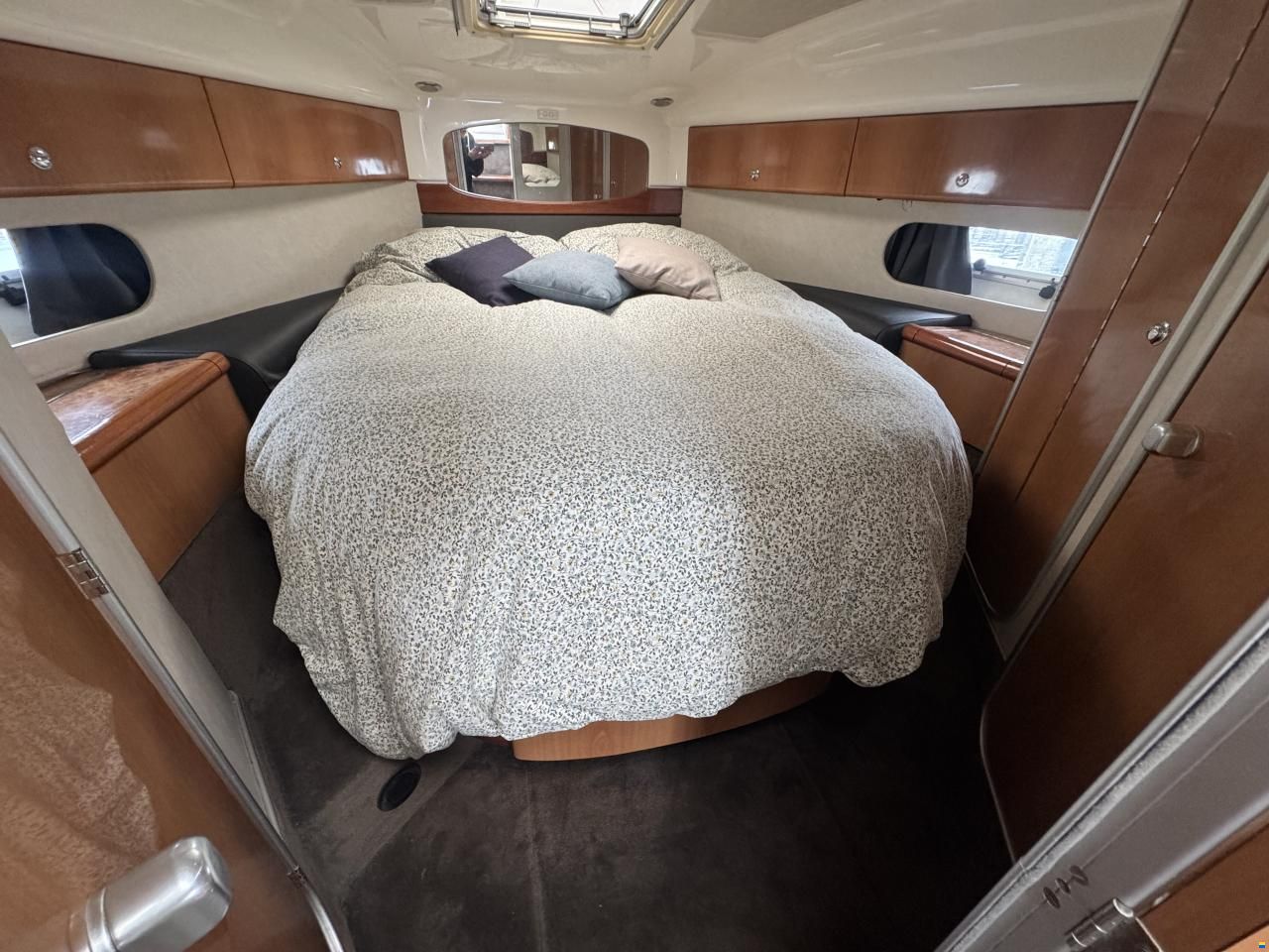 Sealine S37