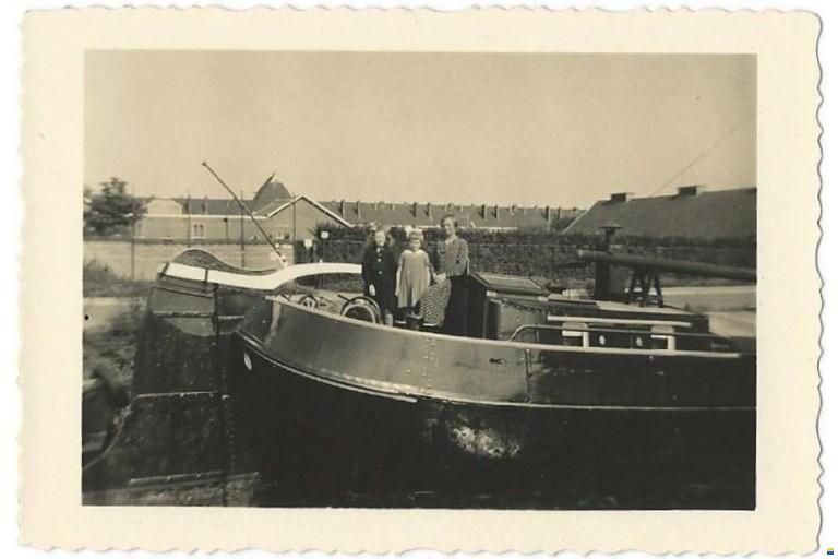 Zeilend woonschip Woonschip met vaste li